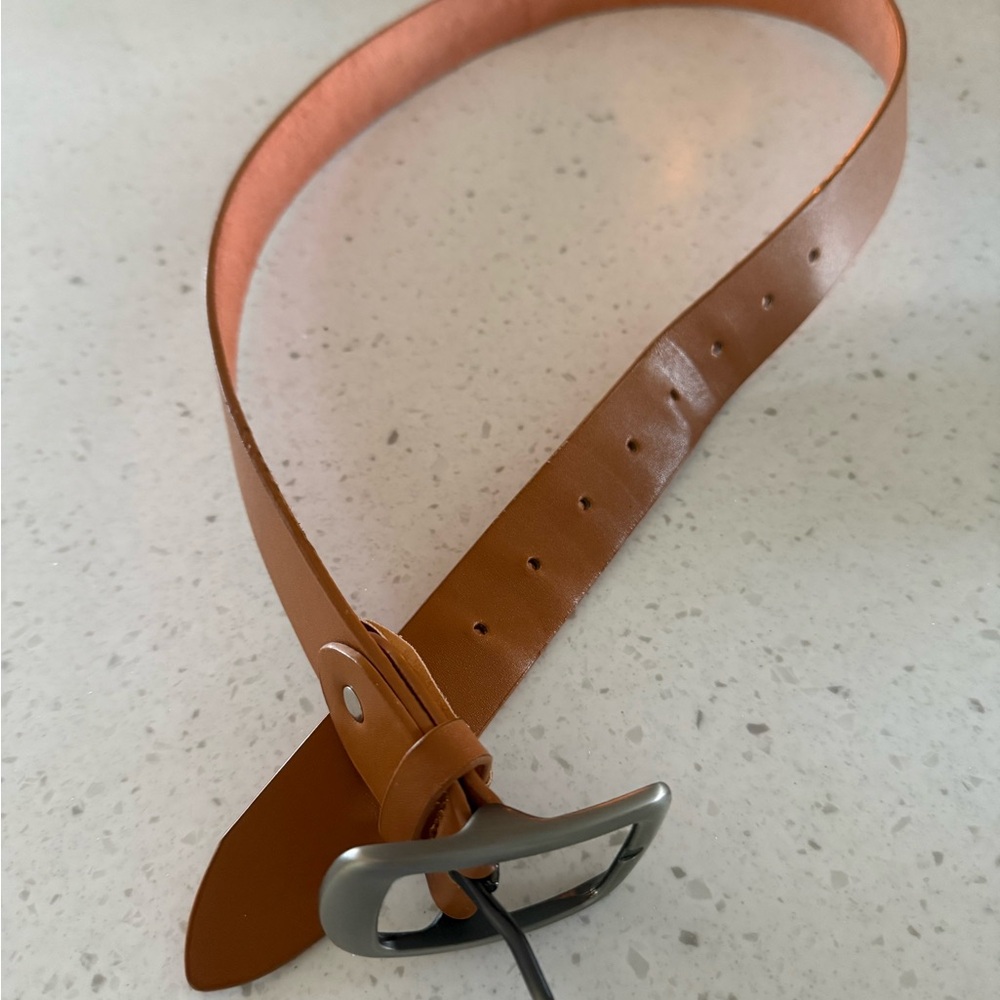 Classic Women’s  Tan Leather Belt